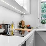 Apartment Spacious With Terrace & Parking *