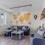 Spacious With Terrace & Parking Apartmán