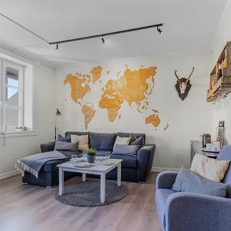 Spacious With Terrace & Parking Leilighet