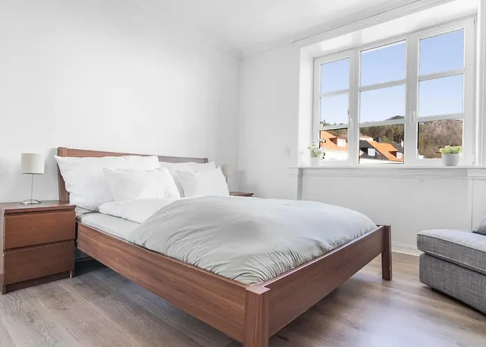 Spacious With Terrace & Parking Leilighet Bergen