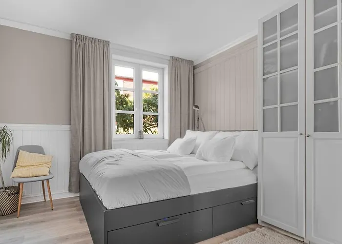 Spacious With Terrace & Parking Leilighet *