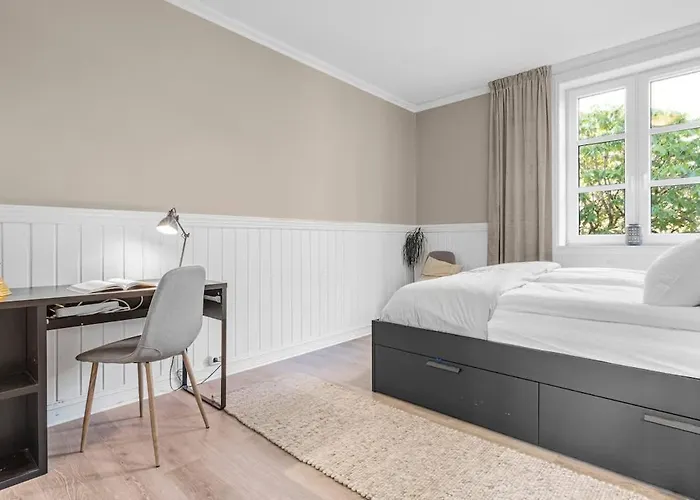 Appartement Spacious With Terrace & Parking *