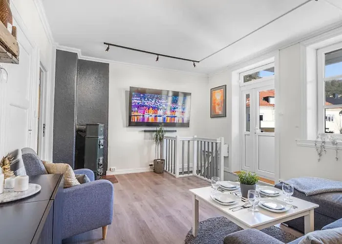 Leilighet Spacious With Terrace & Parking