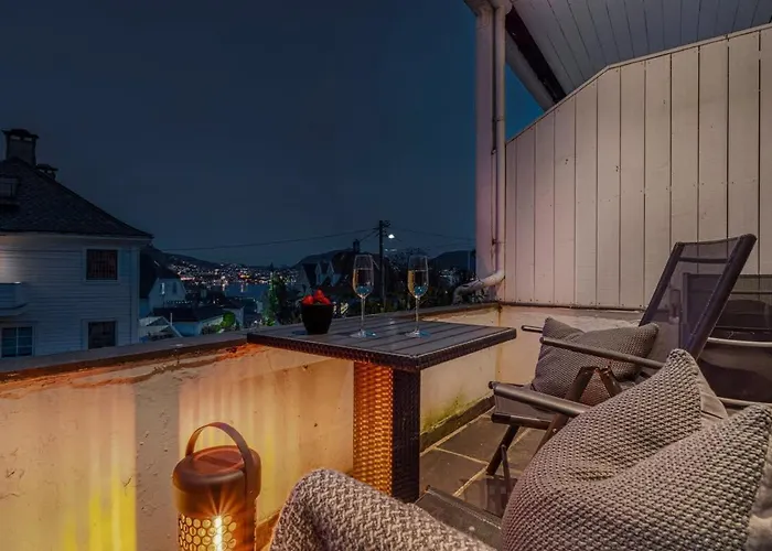 Spacious With Terrace & Parking 卑爾根