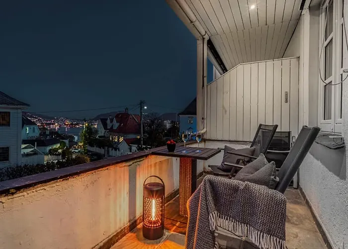 Spacious With Terrace & Parking 卑爾根