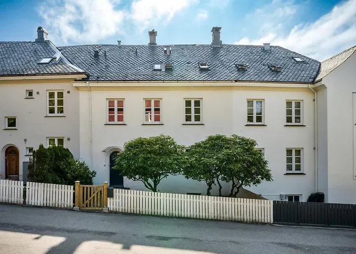 Spacious With Terrace & Parking