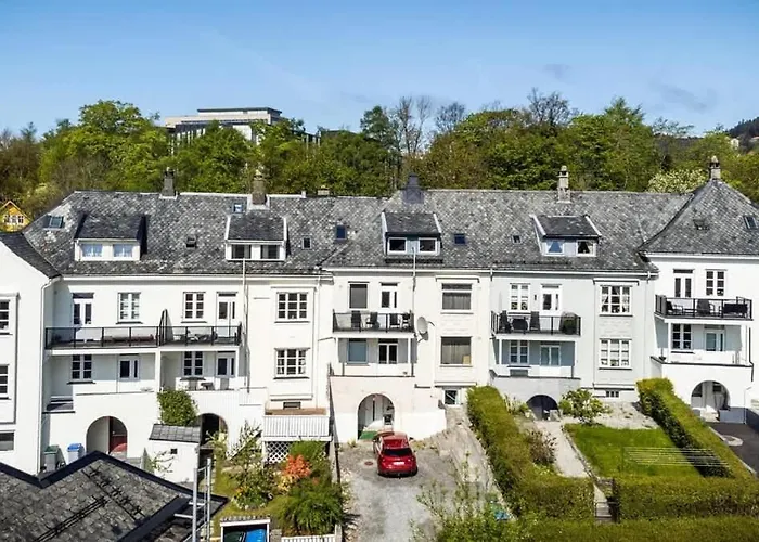 Appartement Spacious With Terrace & Parking Bergen